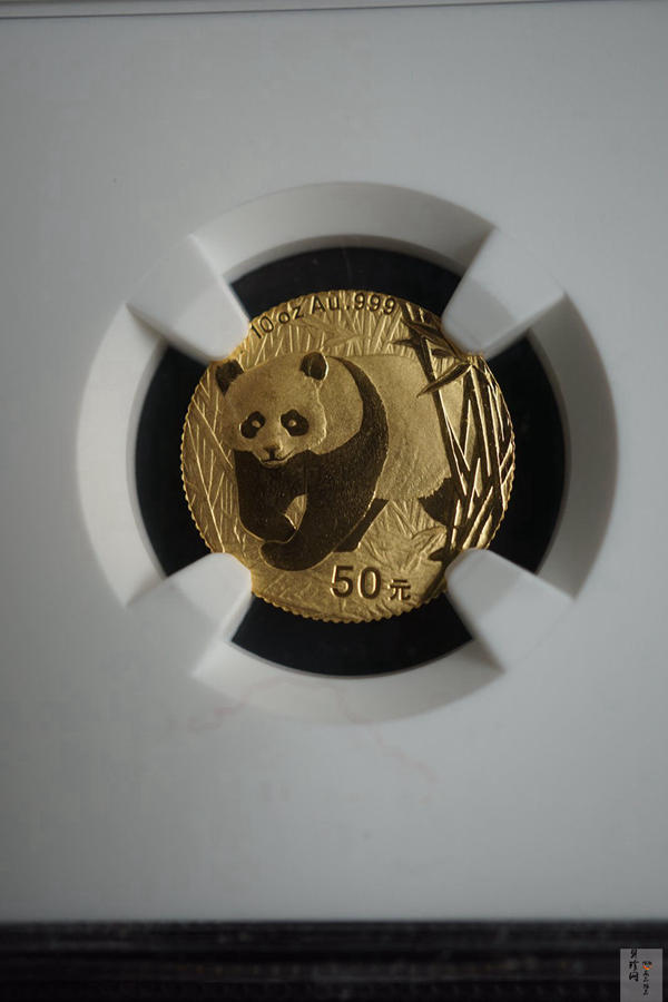 【010104】2001版熊猫金银纪念币1/10盎司普制金币