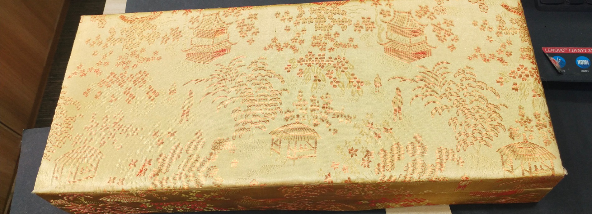 【889090】1998年中国古代名画系列（清明上河图）2盎司长方形精制银币套币
