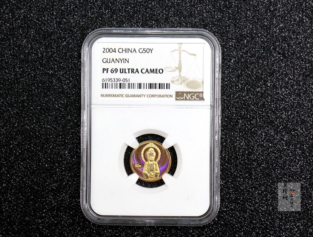 【040901】2004年观音金纪念币-白衣观音像1/10盎司幻彩精制金币