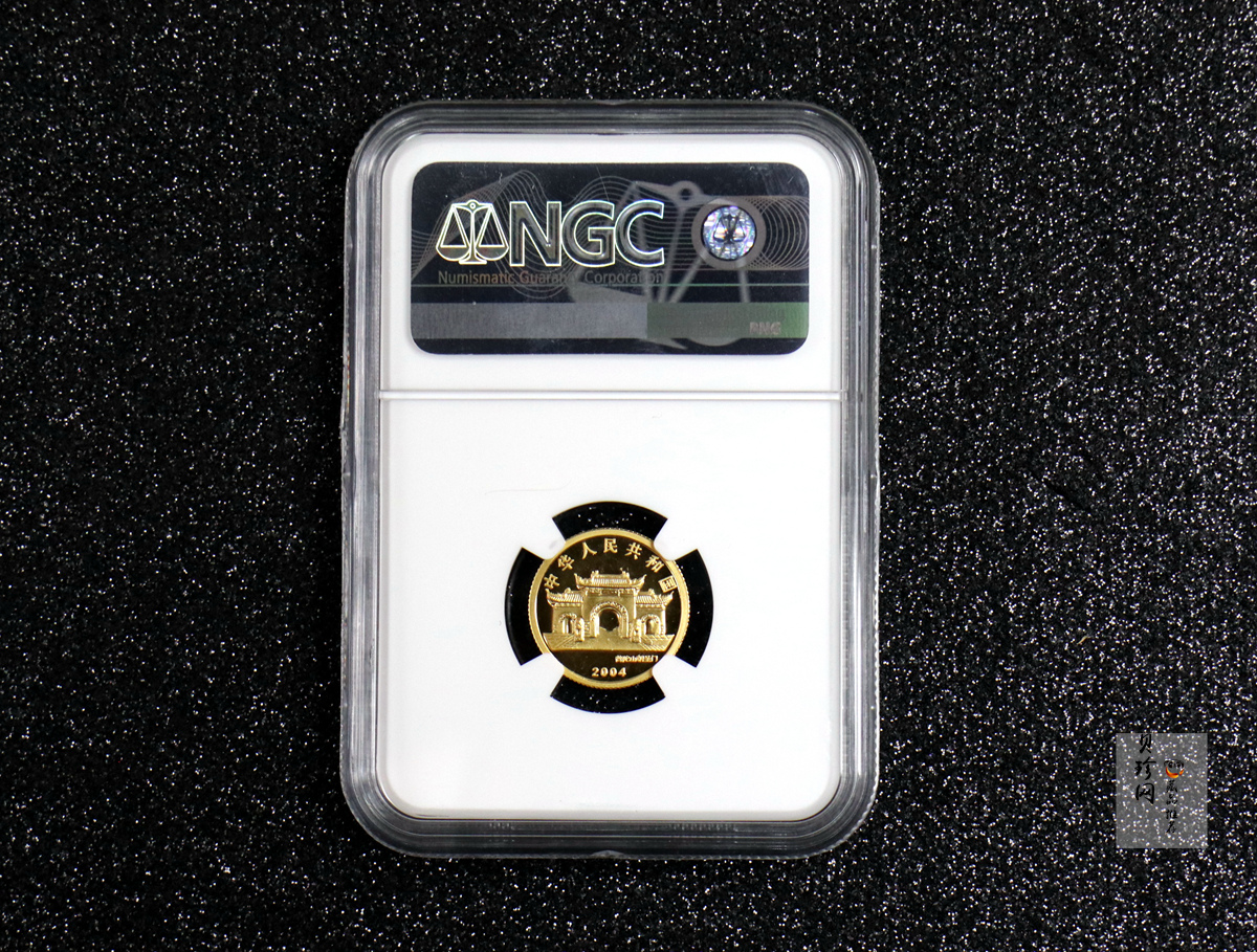 【040901】2004年观音金纪念币-白衣观音像1/10盎司幻彩精制金币