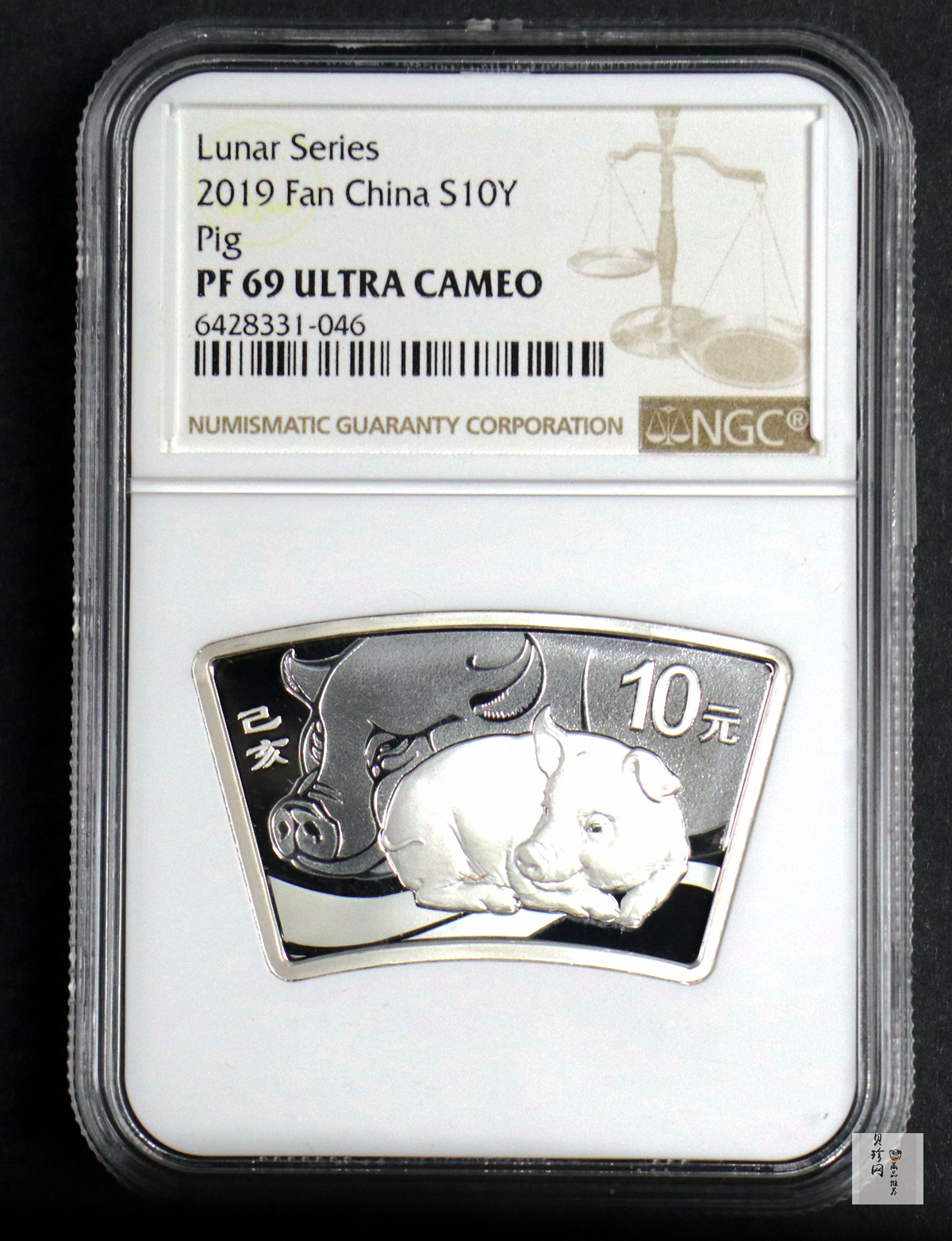 【181106】2019中国己亥（猪）年金银纪念币30克扇形银币