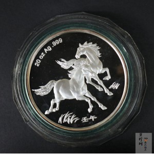 【029140】2002年20盎司双马银章