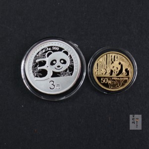 【129130】2012年中国熊猫金币发行30周年纪念精制金银币两枚一套