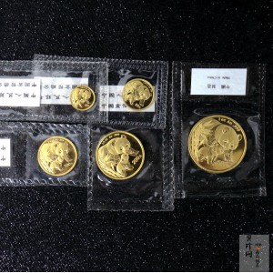 【049110】2004年熊猫普制金币5枚一套