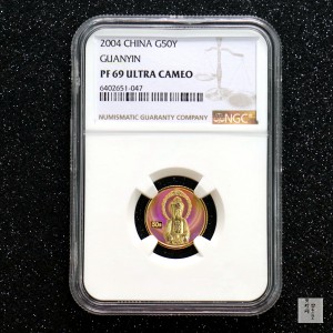 【040901】2004年观音金纪念币-白衣观音像1/10盎司幻彩精制金币