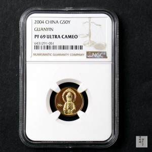 【040901】2004年观音金纪念币-白衣观音像1/10盎司幻彩精制金币